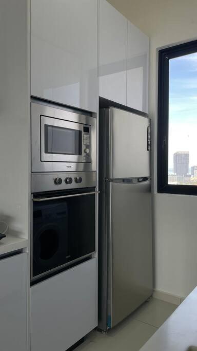 Beacon Suites With Infinity Pool At Georgetown By Wl Luaran gambar